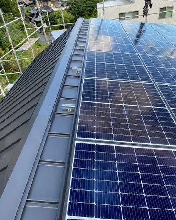 屋根面積に適したソーラーパネルの設置例