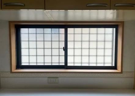キッチンの窓を樹脂窓に取替しました