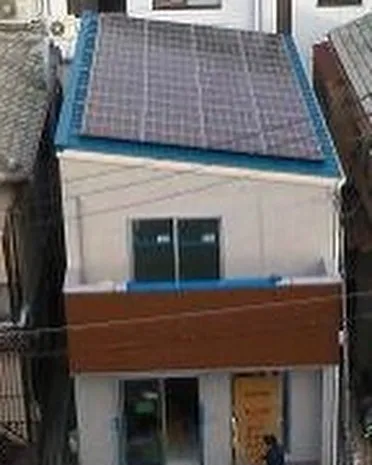 新設の保育園の屋根に太陽光発電