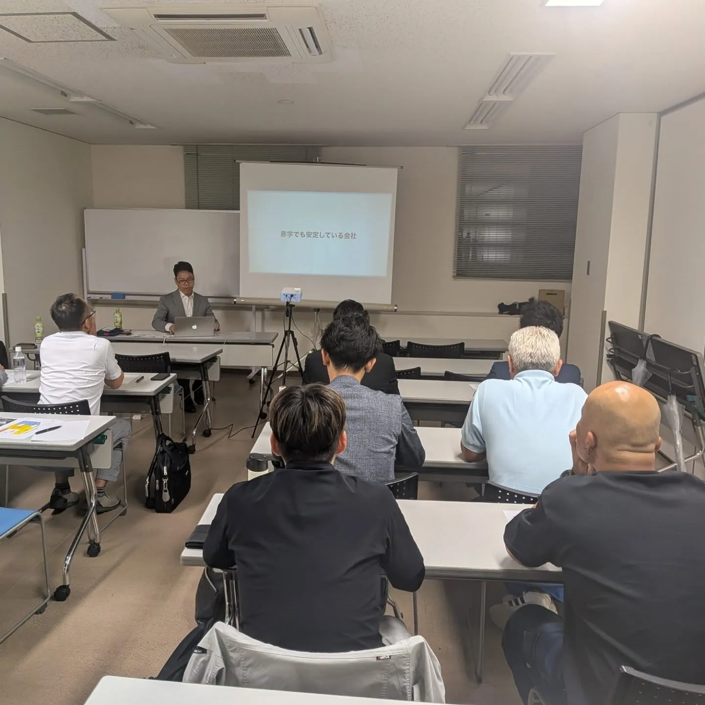 スマイズプラス主催、決算書を活用した経営戦略 勉強会 開催中...