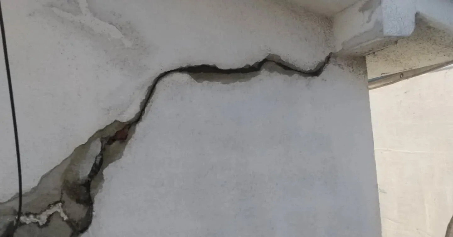 外壁塗装に差が出るのは下地処理です。