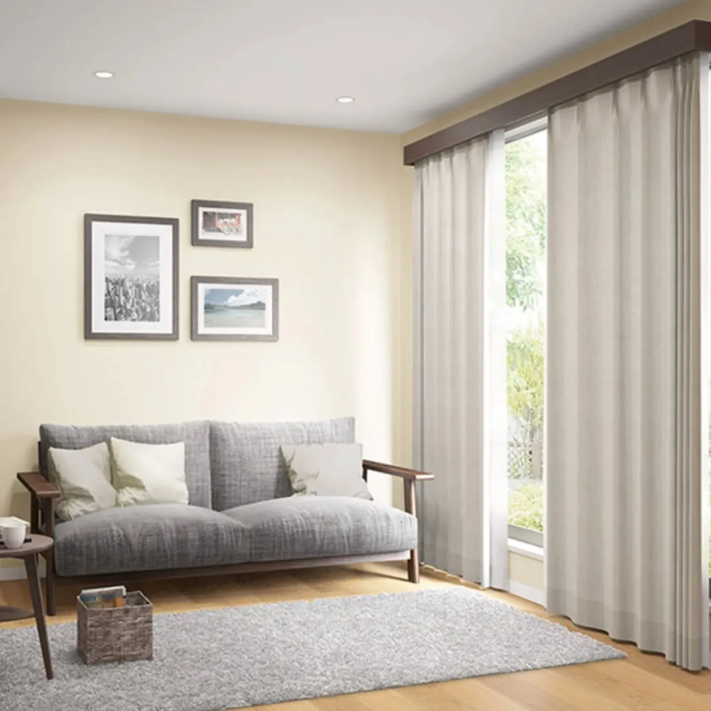 陽だまりのような、淡いイエロー。